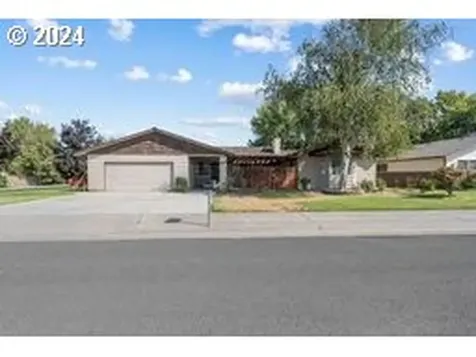 815 E Quince Avenue Hermiston OR 97838