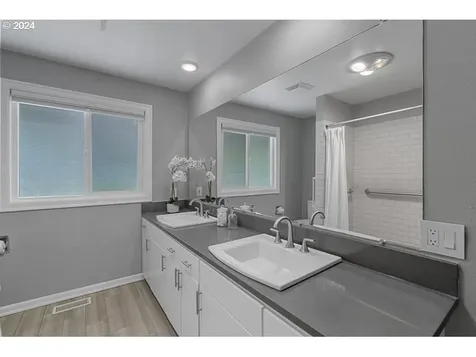 3225 Balsam Drive S Salem OR 97302