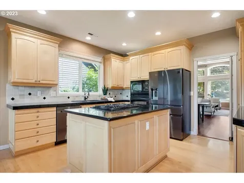 10340 Nw Engleman Street Portland OR 97229