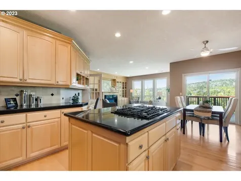 10340 Nw Engleman Street Portland OR 97229