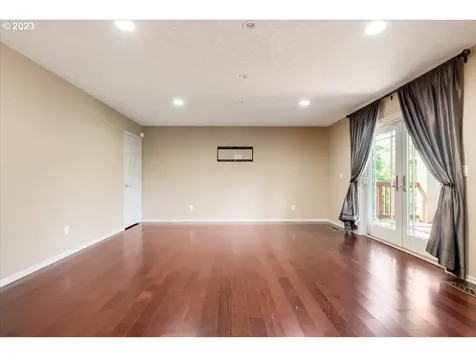 10340 Nw Engleman Street Portland OR 97229