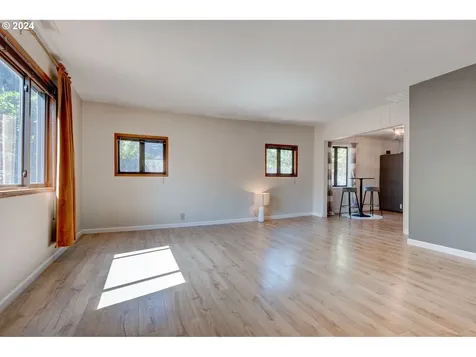 7623 SW 49th Avenue Portland OR 97219