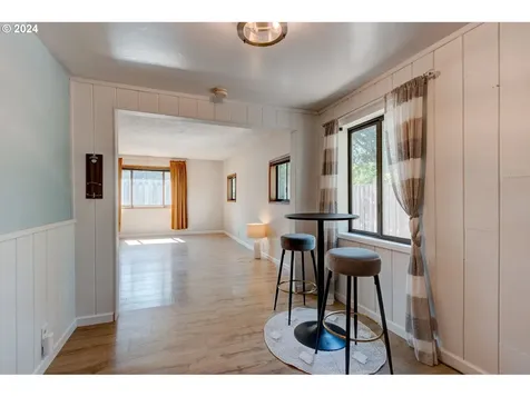 7623 SW 49th Avenue Portland OR 97219