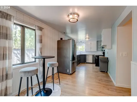 7623 SW 49th Avenue Portland OR 97219