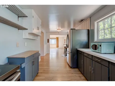 7623 SW 49th Avenue Portland OR 97219