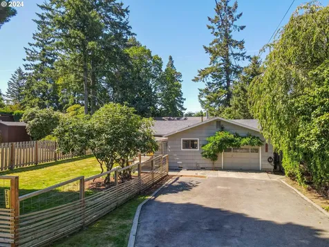 7623 SW 49th Avenue Portland OR 97219