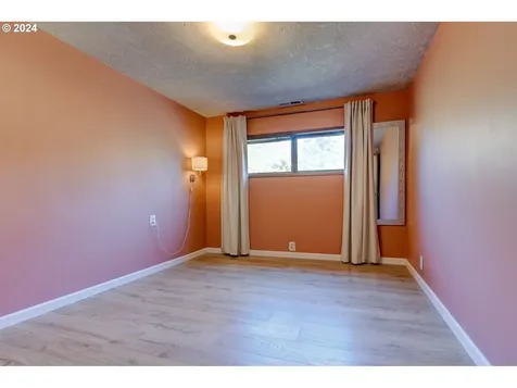 7623 SW 49th Avenue Portland OR 97219