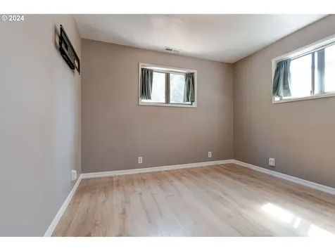 7623 SW 49th Avenue Portland OR 97219