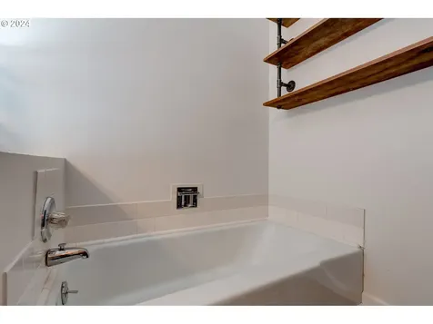 7623 SW 49th Avenue Portland OR 97219