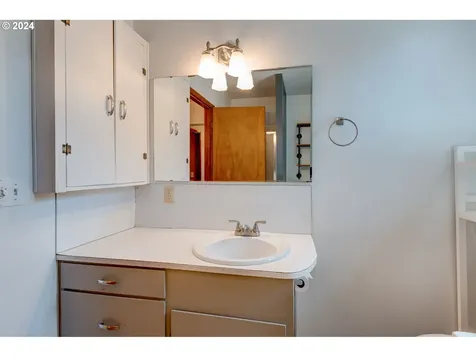 7623 SW 49th Avenue Portland OR 97219
