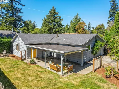 7623 SW 49th Avenue Portland OR 97219