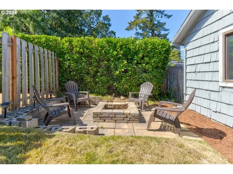 7623 SW 49th Avenue Portland OR 97219