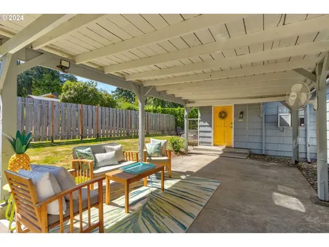 7623 SW 49th Avenue Portland OR 97219