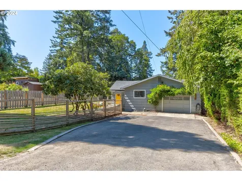 7623 SW 49th Avenue Portland OR 97219
