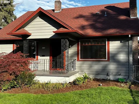 6104 SE 19th Avenue Portland OR 97202