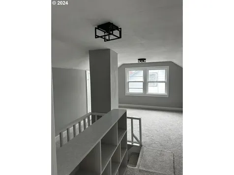 6104 SE 19th Avenue Portland OR 97202