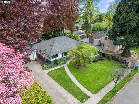 8120 Sw 8th Avenue Portland OR 97219