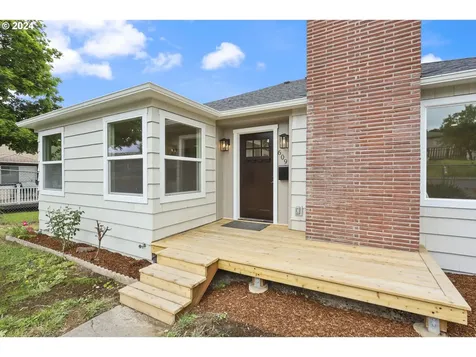 609 W 13th Street The Dalles OR 97058