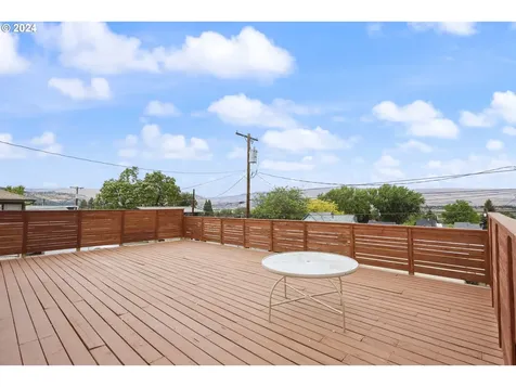 609 W 13th Street The Dalles OR 97058