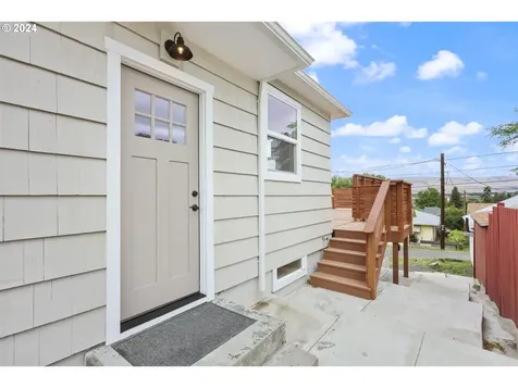 609 W 13th Street The Dalles OR 97058