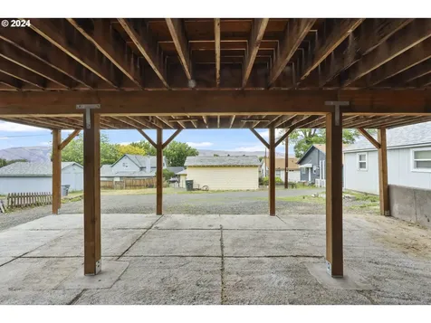 609 W 13th Street The Dalles OR 97058