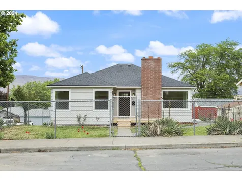 609 W 13th Street The Dalles OR 97058