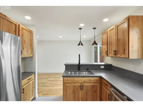 609 W 13th Street The Dalles OR 97058