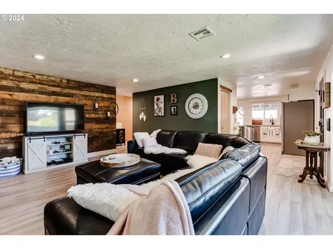 3964 N Clarey Street Eugene OR 97402