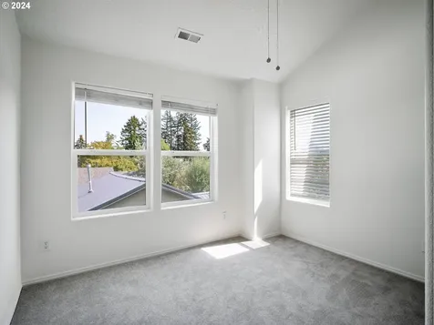 5541 SE Henderson Street Portland OR 97206