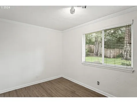 2137 10th Street Florence OR 97439