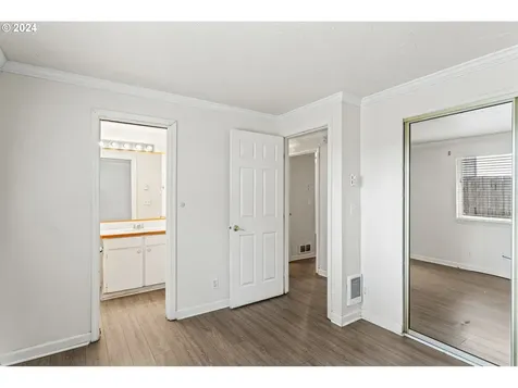 2137 10th Street Florence OR 97439
