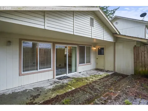 2137 10th Street Florence OR 97439