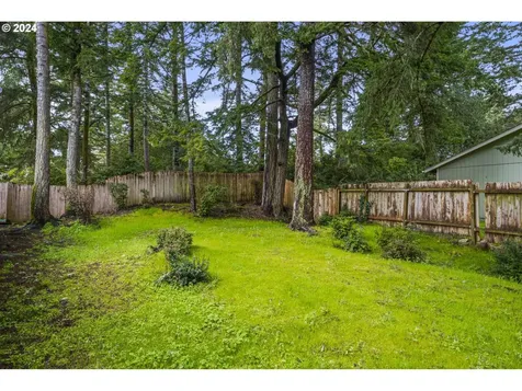 2137 10th Street Florence OR 97439