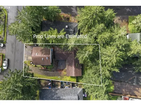 2137 10th Street Florence OR 97439