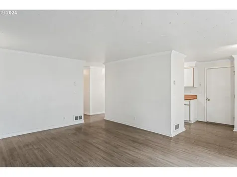 2137 10th Street Florence OR 97439
