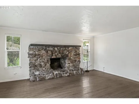 2137 10th Street Florence OR 97439