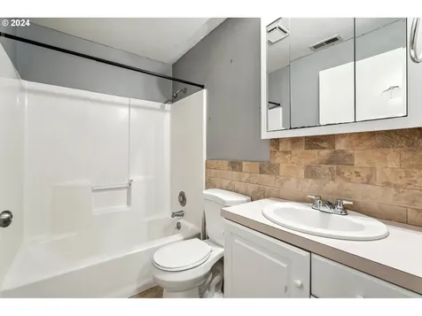 5619 Ne 56th Street Vancouver WA 98661