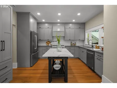 2546 Ne 44th Avenue Portland OR 97213