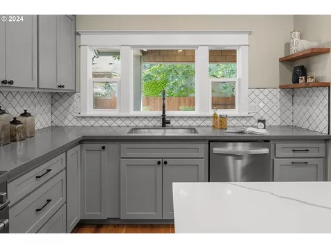 2546 Ne 44th Avenue Portland OR 97213
