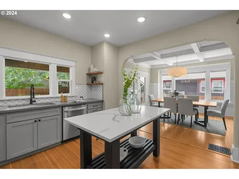 2546 Ne 44th Avenue Portland OR 97213