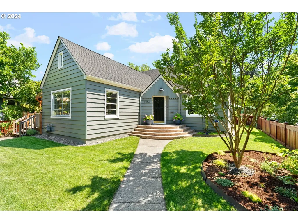 3254 Ne Ainsworth Street Portland OR 97211