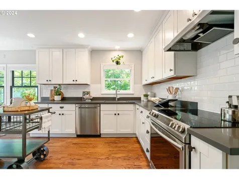 3254 Ne Ainsworth Street Portland OR 97211