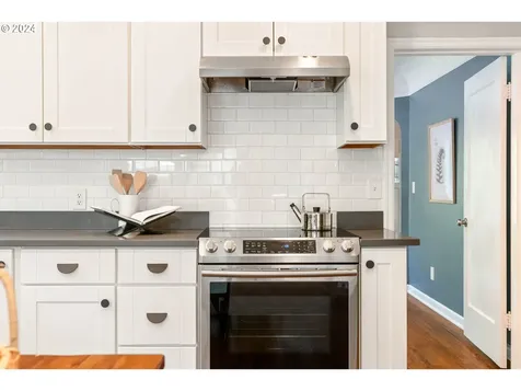 3254 Ne Ainsworth Street Portland OR 97211