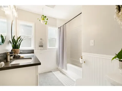 3254 Ne Ainsworth Street Portland OR 97211