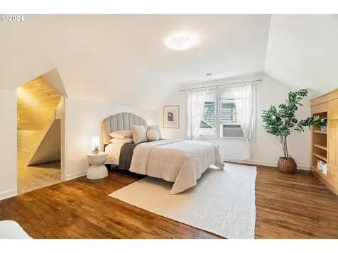 3254 Ne Ainsworth Street Portland OR 97211