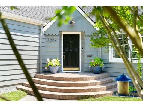 3254 Ne Ainsworth Street Portland OR 97211