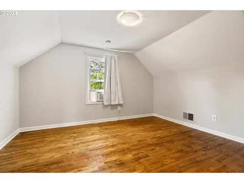 3254 Ne Ainsworth Street Portland OR 97211