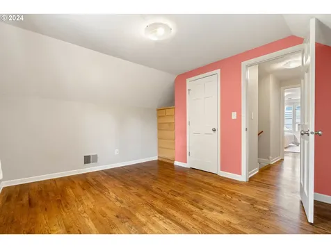 3254 Ne Ainsworth Street Portland OR 97211