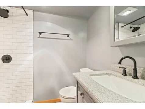 3254 Ne Ainsworth Street Portland OR 97211
