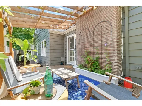 3254 Ne Ainsworth Street Portland OR 97211